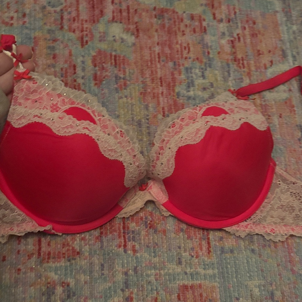Victoria's Secret Red and Cream Lace Bra